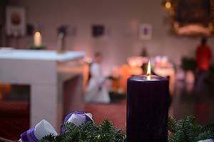 Adventkranzsegnung in Neufeld, 01.12.2013