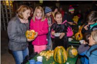 K�rbisschnitzen mit der �VP Neufeld, 31.10.2016