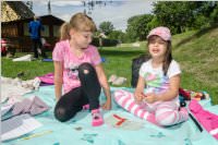 VS Neufeld: Lesepicknick der 1A am Leithaspielplatz, 14.06.2016