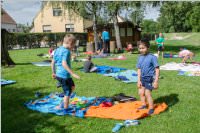 VS Neufeld: Lesepicknick der 1A am Leithaspielplatz, 14.06.2016