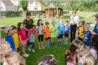 VS Neufeld: Lesepicknick der 1A am Leithaspielplatz, 14.06.2016