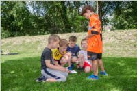 VS Neufeld: Lesepicknick der 1A am Leithaspielplatz, 14.06.2016