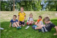 VS Neufeld: Lesepicknick der 1A am Leithaspielplatz, 14.06.2016