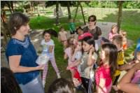 VS Neufeld: Lesepicknick der 1A am Leithaspielplatz, 14.06.2016