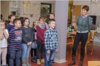 Volksschule feiert Weihnachten im Pflegeheim Neufeld, 22.12.2016