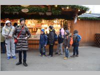 VS 3. Klassen bei Stra�enbahn und Christkindlmarkt, 19.11.2013
