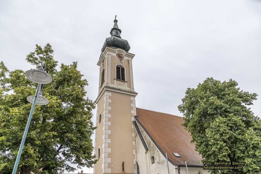 Pfarrkirche und Schloss Traismauer, August 2023