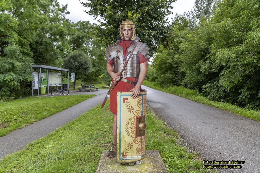 Pfarrkirche und Schloss Traismauer, August 2023